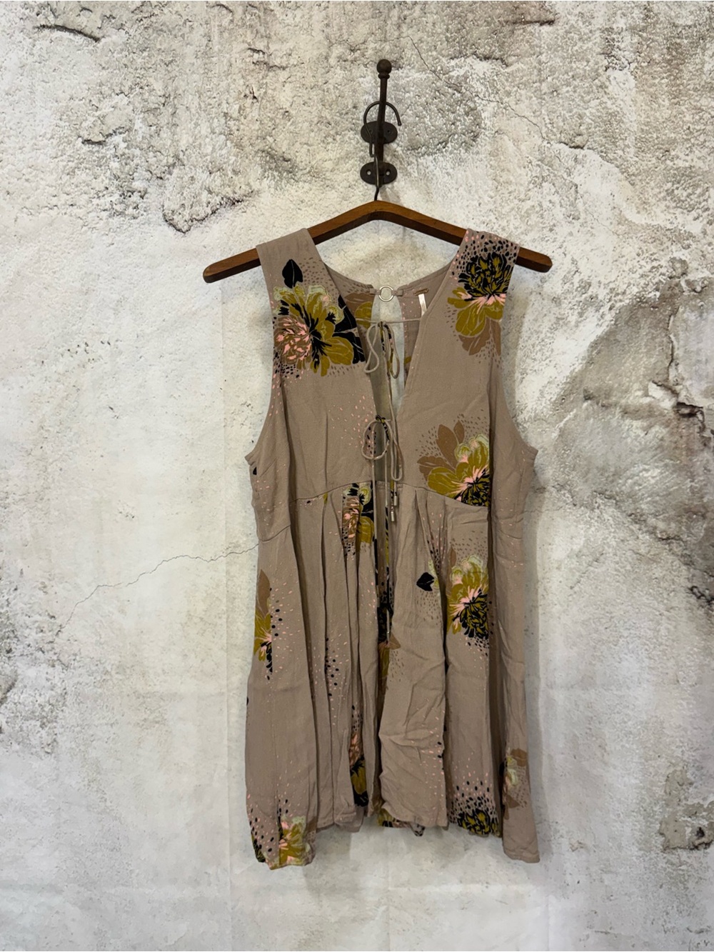 Free People sleeveless Floral Tie-Front Women’s Top in Taupe
